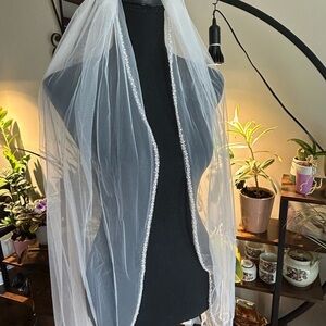 Elegant White Beaded Hair Veil